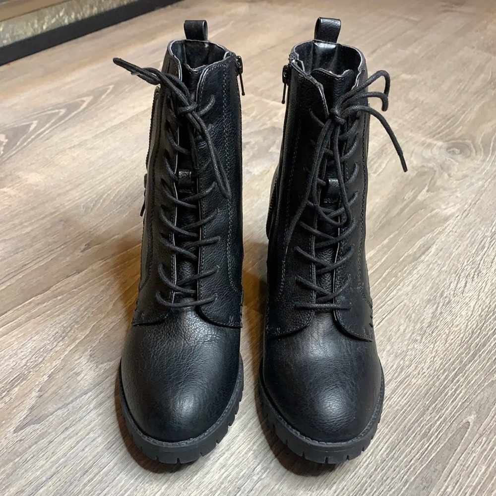 Brand New High Heel Black Boots Size 9.5 - Picture 2 of 12
